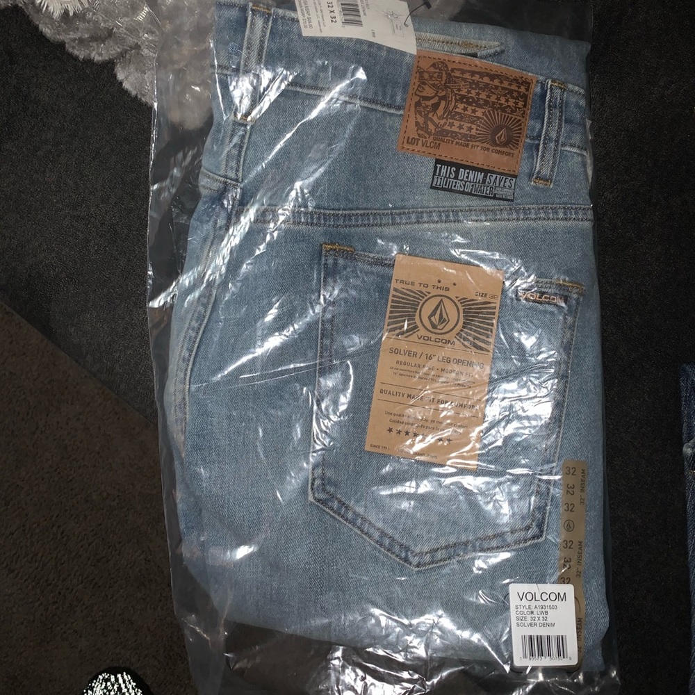 Men’s Volcom jeans